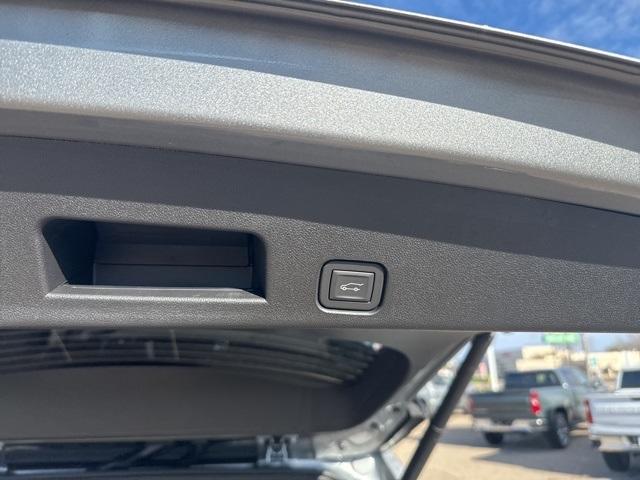 new 2026 Chevrolet Traverse car, priced at $48,205