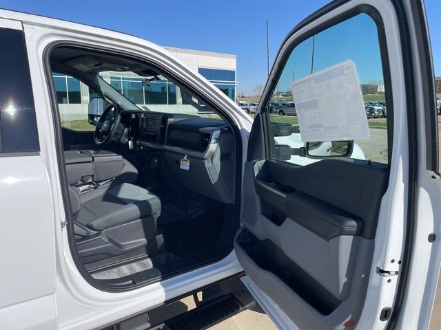 new 2025 Ford F-250 car, priced at $70,072