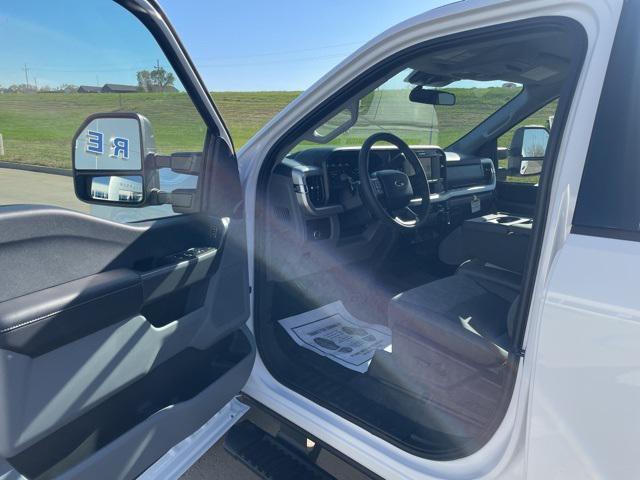 new 2025 Ford F-250 car, priced at $70,072