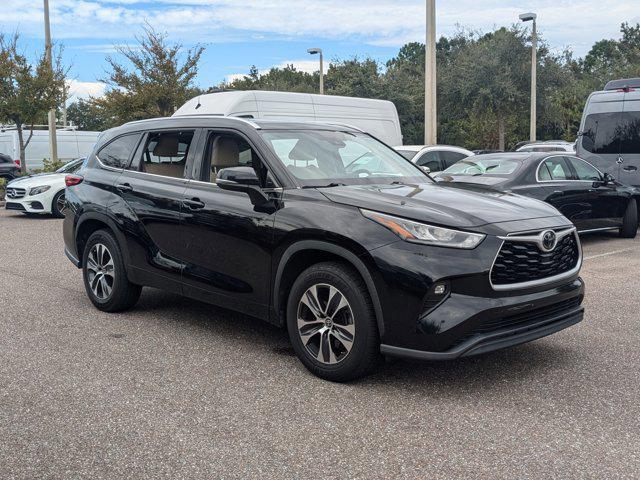 used 2020 Toyota Highlander car, priced at $25,697