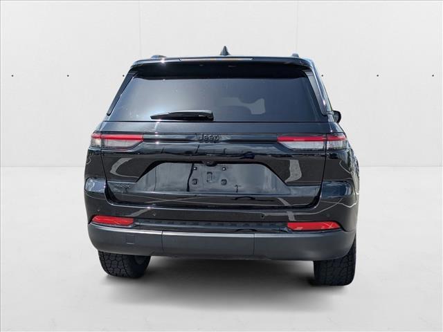 used 2024 Jeep Grand Cherokee car, priced at $31,989