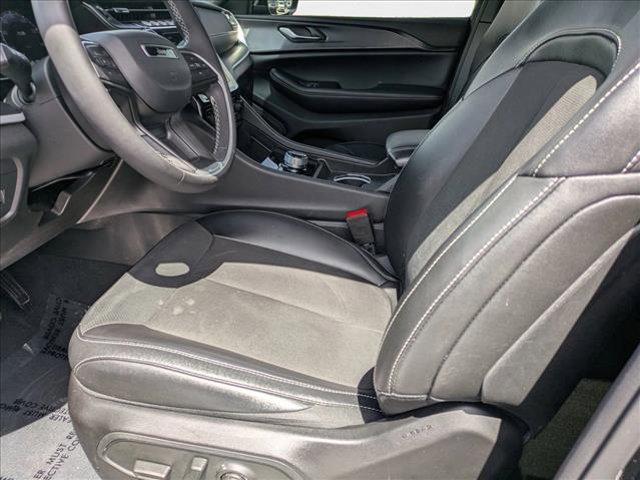 used 2024 Jeep Grand Cherokee car, priced at $31,989