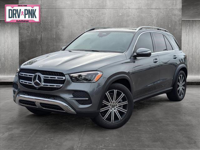 new 2025 Mercedes-Benz GLE 450 car, priced at $77,095