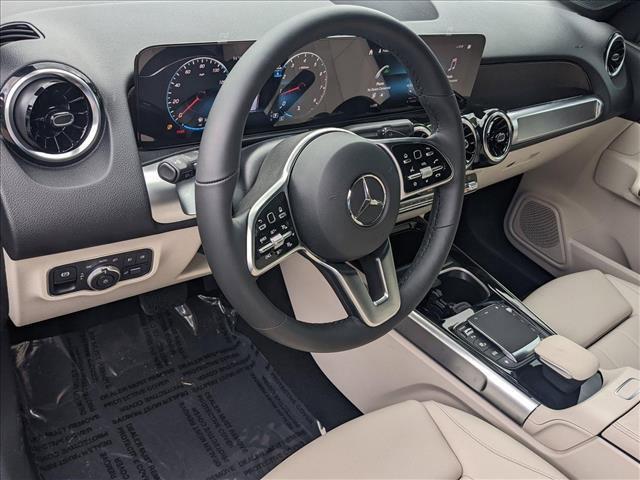 new 2023 Mercedes-Benz GLB 250 car, priced at $39,998