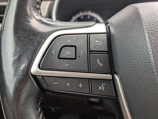 used 2022 Toyota Highlander car, priced at $31,500