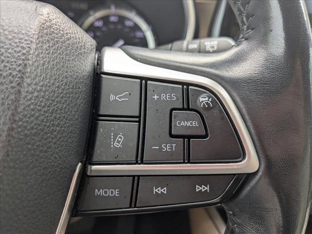 used 2022 Toyota Highlander car, priced at $31,500