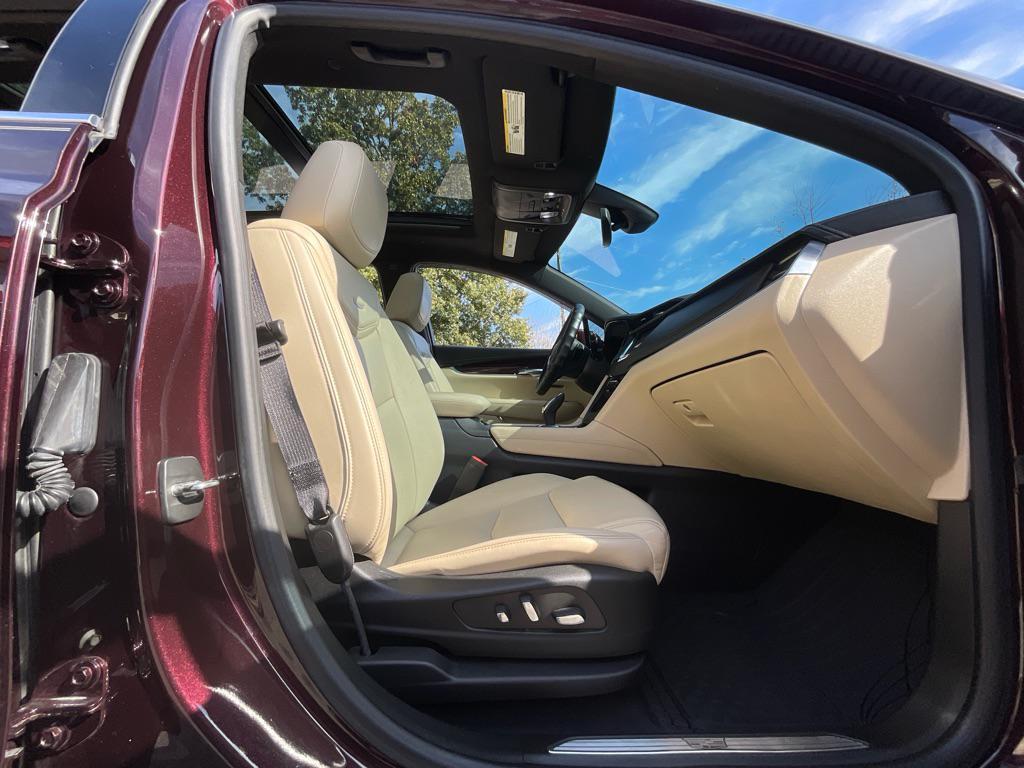 used 2017 Cadillac XT5 car, priced at $14,985