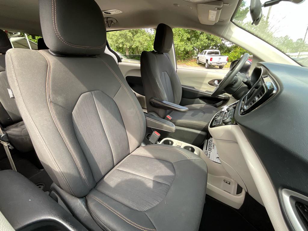 used 2018 Chrysler Pacifica car, priced at $9,985
