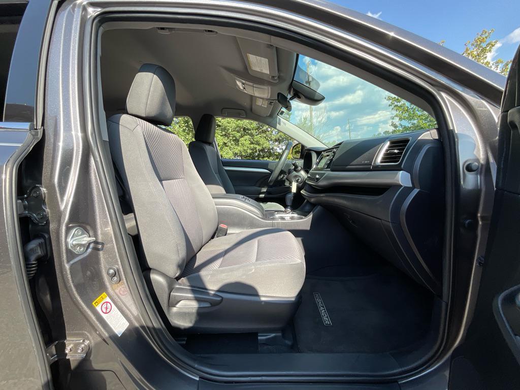 used 2019 Toyota Highlander car, priced at $20,485