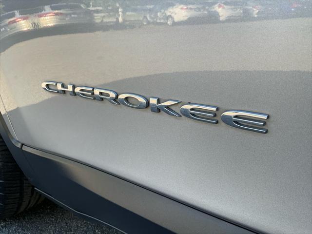 used 2015 Jeep Cherokee car, priced at $9,985