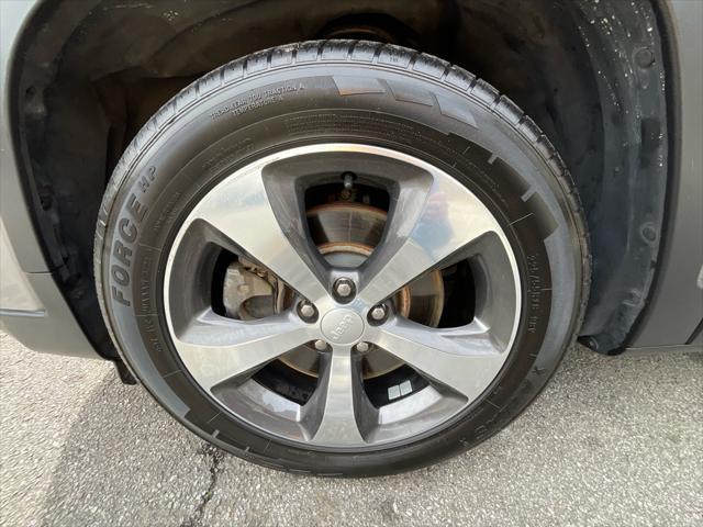 used 2019 Jeep Cherokee car, priced at $11,985