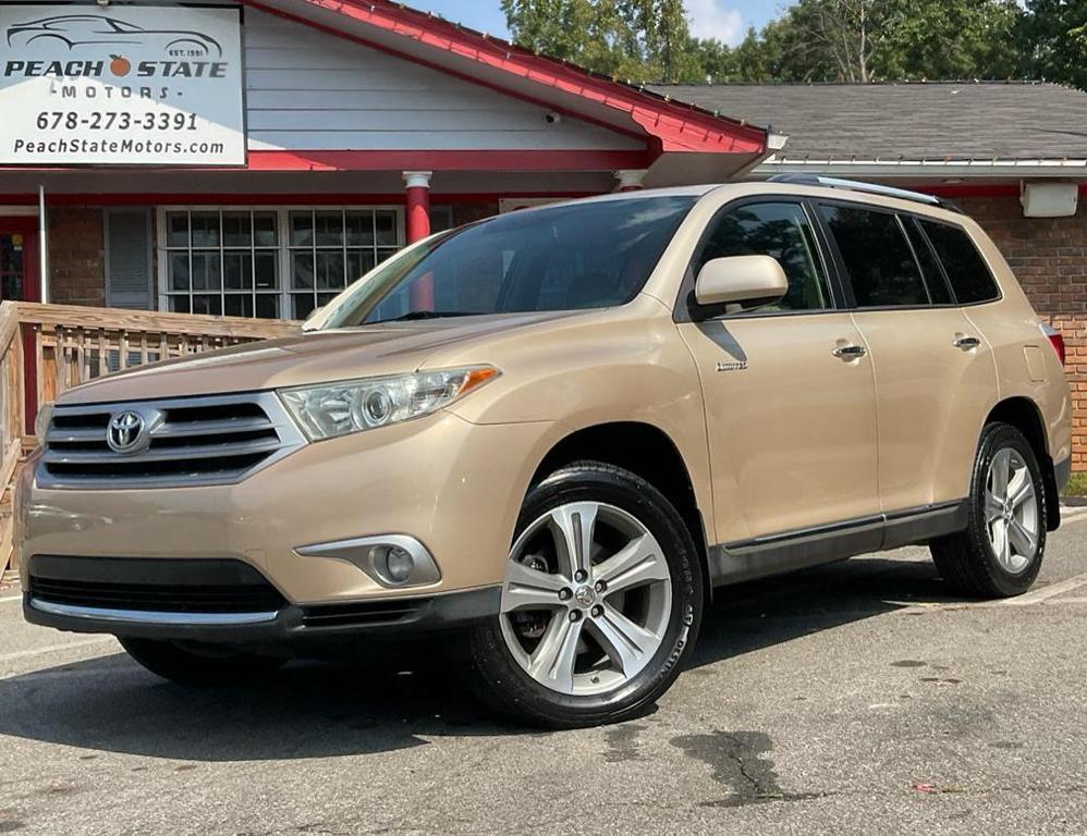 used 2013 Toyota Highlander car, priced at $13,985