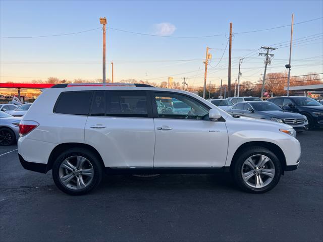 used 2013 Toyota Highlander car, priced at $14,995