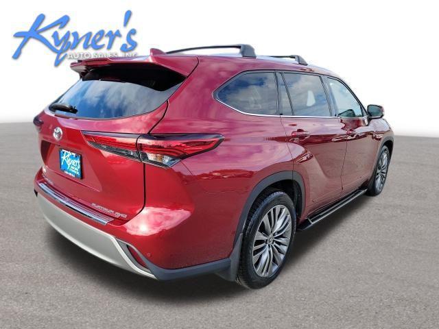 used 2020 Toyota Highlander car, priced at $34,995