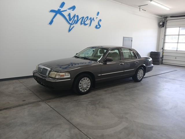 used 2007 Mercury Grand Marquis car, priced at $9,995