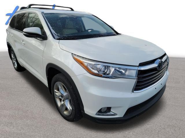 used 2016 Toyota Highlander car, priced at $20,995