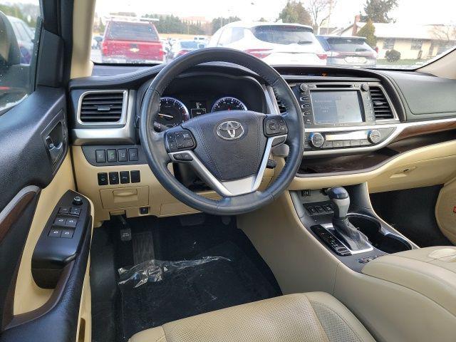 used 2016 Toyota Highlander car, priced at $20,995