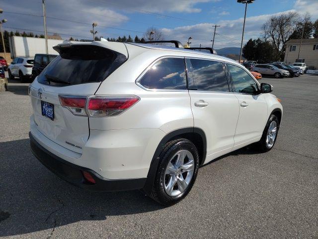 used 2015 Toyota Highlander car, priced at $20,495