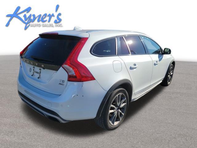 used 2018 Volvo V60 Cross Country car, priced at $19,995