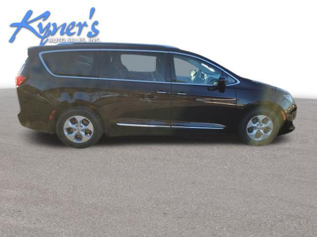 used 2017 Chrysler Pacifica car, priced at $13,995