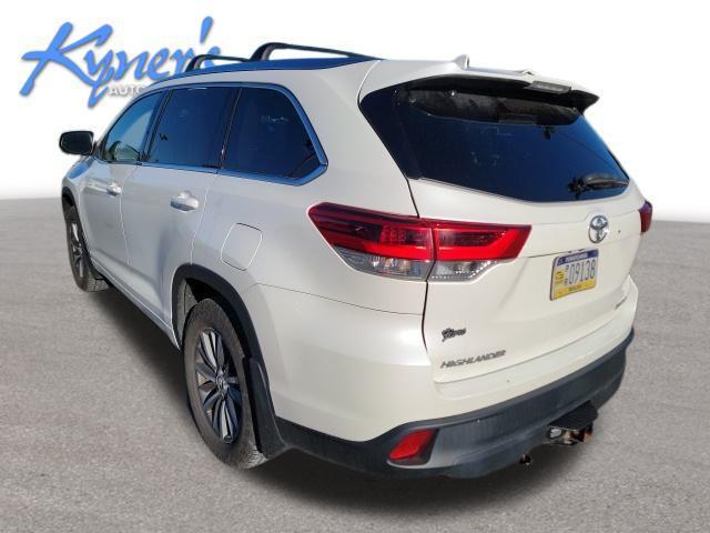 used 2018 Toyota Highlander car, priced at $25,495