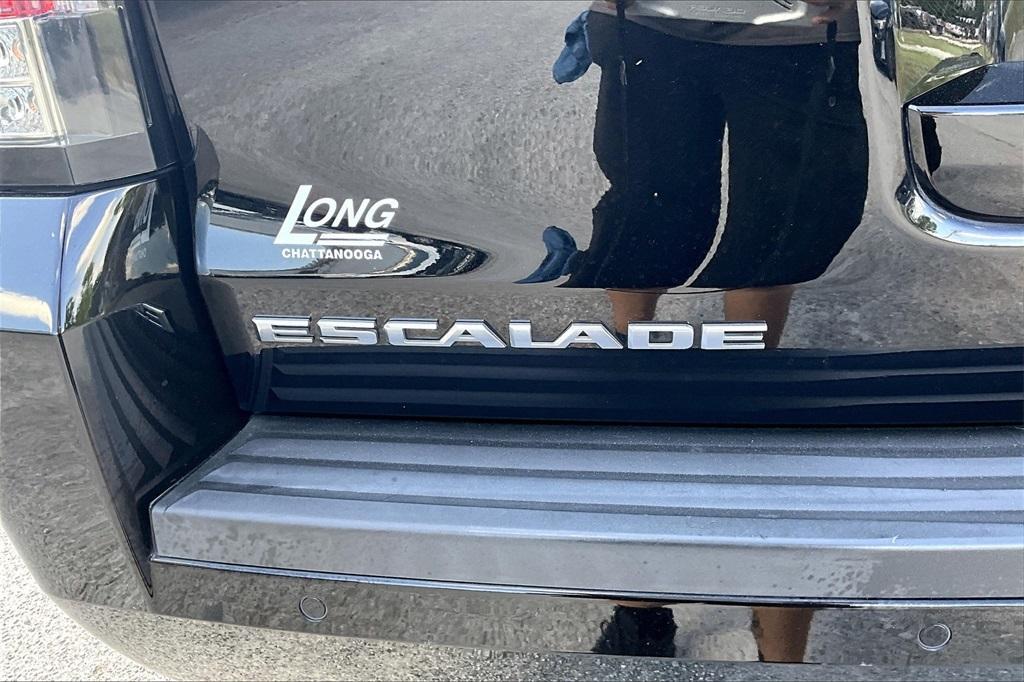 used 2019 Cadillac Escalade ESV car, priced at $39,288