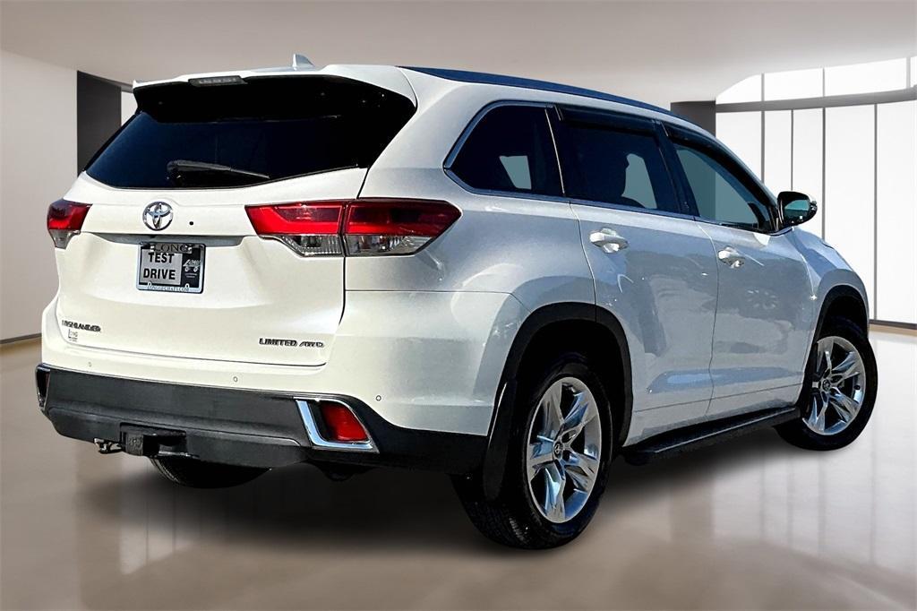 used 2018 Toyota Highlander car, priced at $28,200