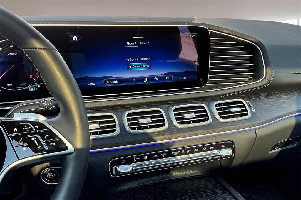 new 2025 Mercedes-Benz GLS 450 car, priced at $92,960