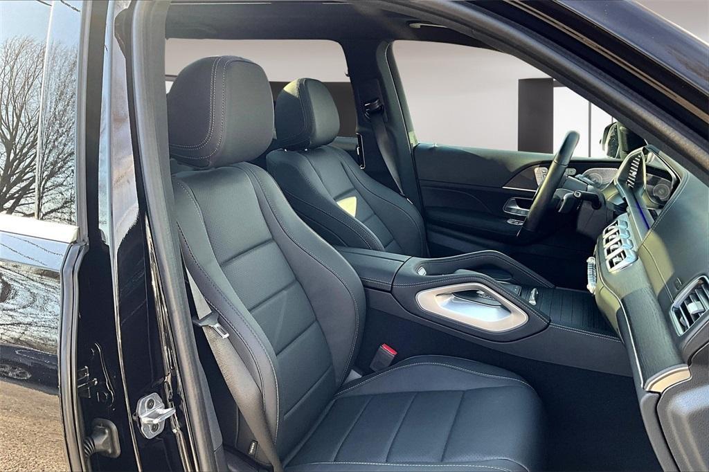 new 2025 Mercedes-Benz GLS 450 car, priced at $92,960