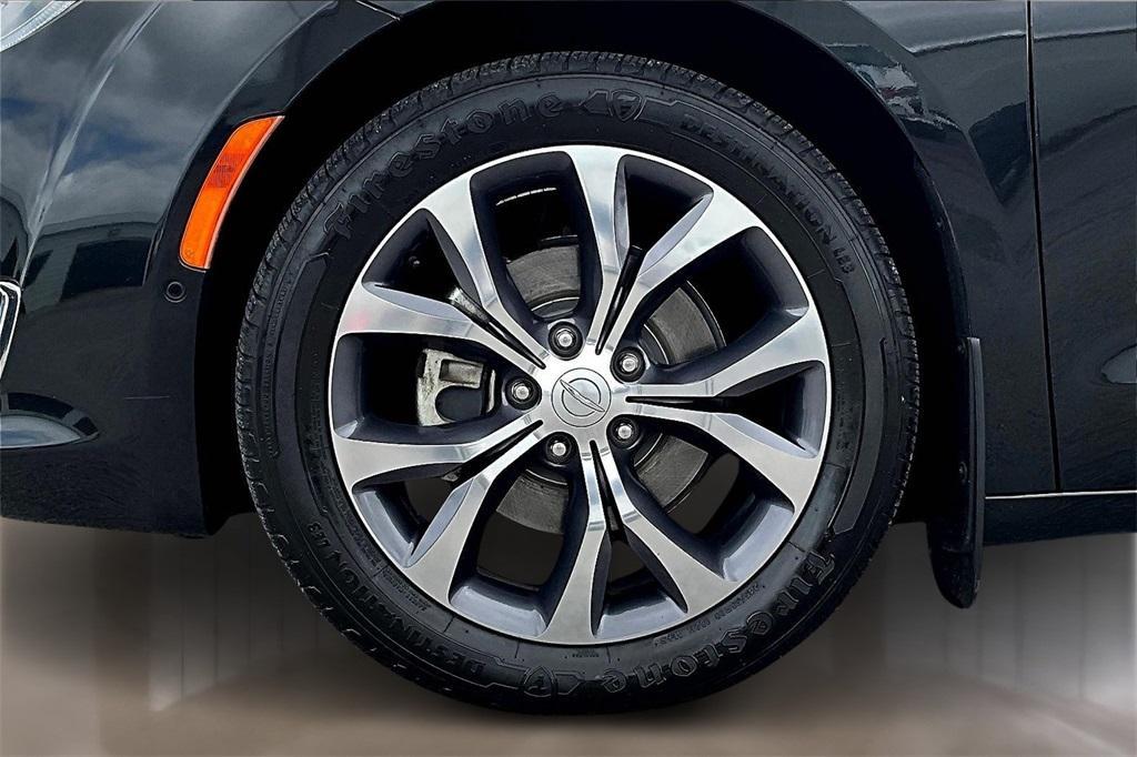 used 2018 Chrysler Pacifica car, priced at $16,125
