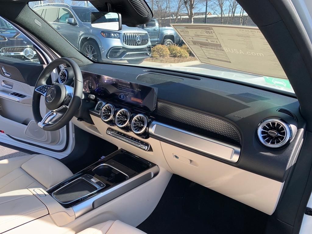 new 2024 Mercedes-Benz EQB 250 car, priced at $54,575