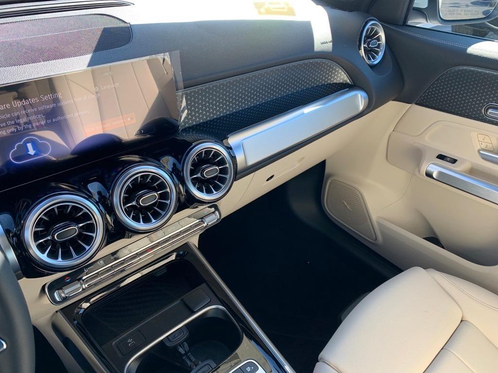 new 2024 Mercedes-Benz EQB 250 car, priced at $54,575