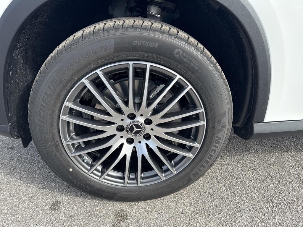 new 2025 Mercedes-Benz GLC 300 car, priced at $51,035