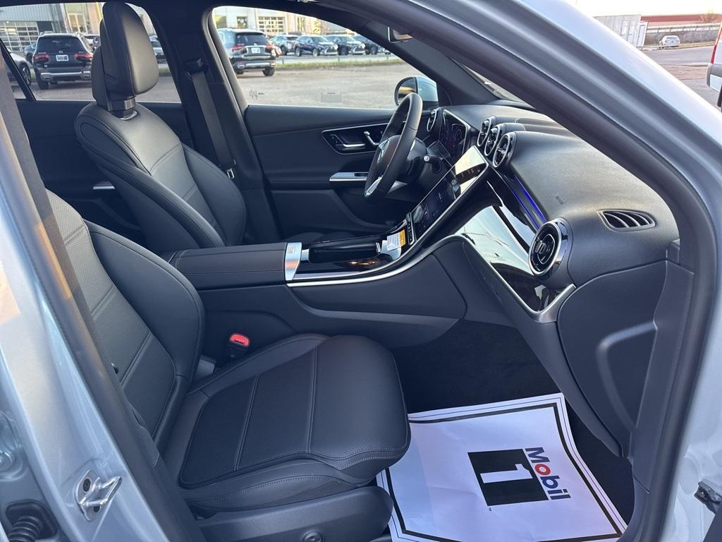 new 2025 Mercedes-Benz GLC 300 car, priced at $55,615