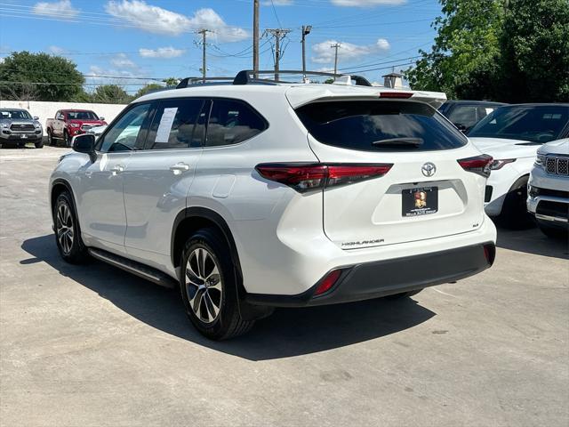 used 2021 Toyota Highlander car, priced at $28,999