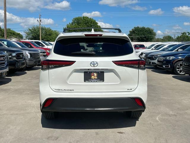 used 2021 Toyota Highlander car, priced at $28,999