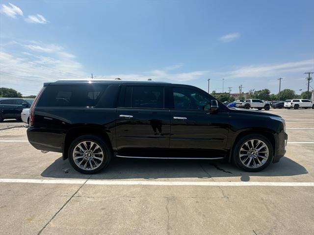 used 2020 Cadillac Escalade ESV car, priced at $33,599
