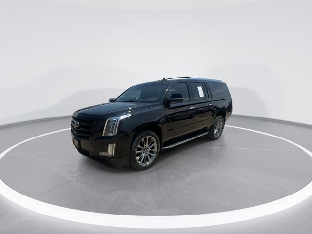 used 2020 Cadillac Escalade ESV car, priced at $33,599