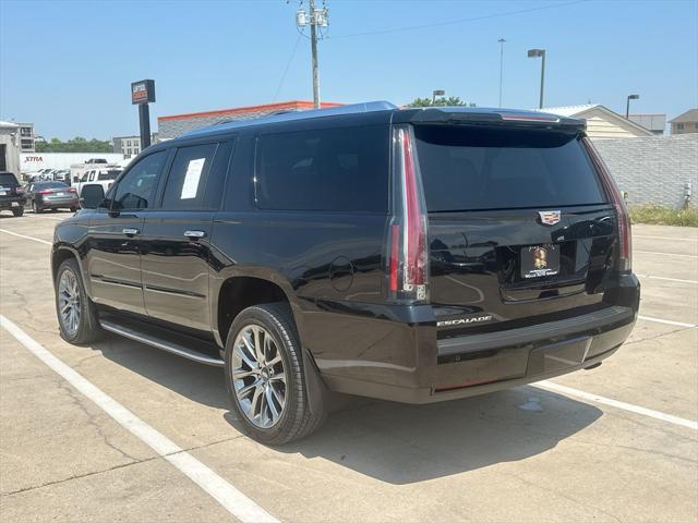 used 2020 Cadillac Escalade ESV car, priced at $33,599