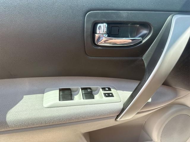 used 2015 Nissan Rogue Select car, priced at $9,998