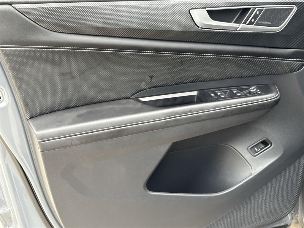 used 2024 Volkswagen Atlas Cross Sport car, priced at $39,699