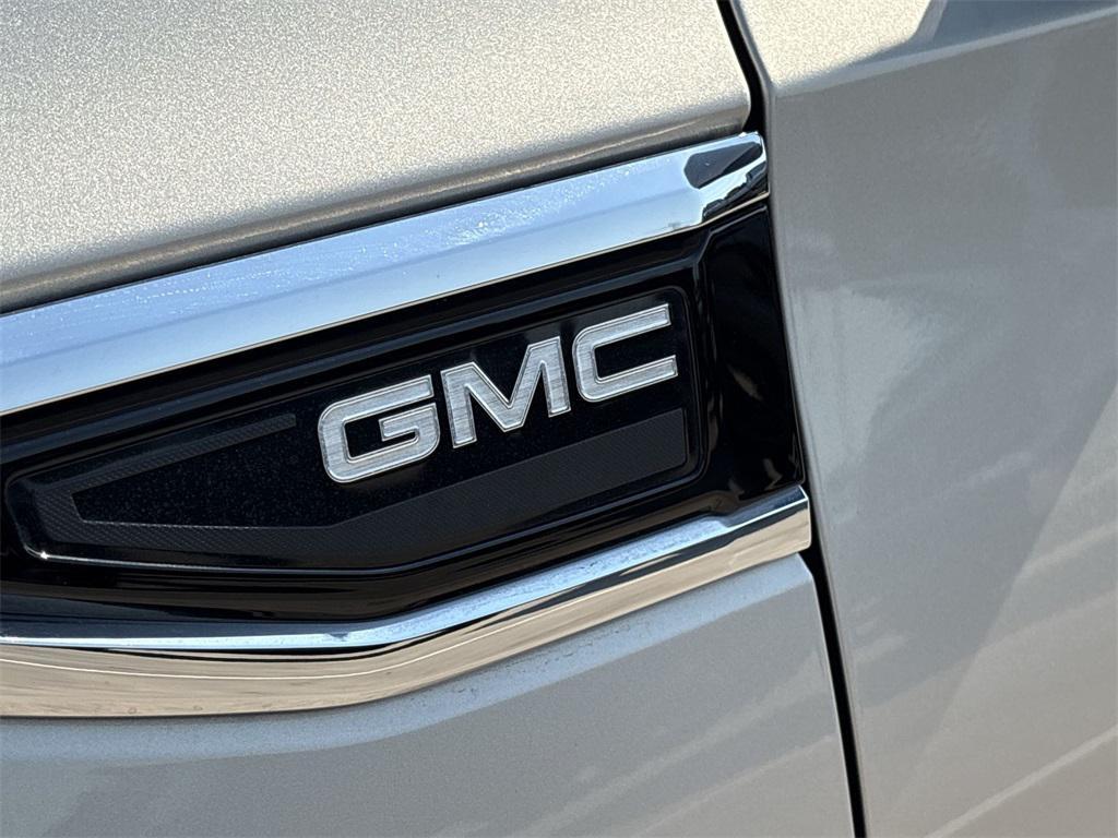 used 2021 GMC Yukon car, priced at $43,499