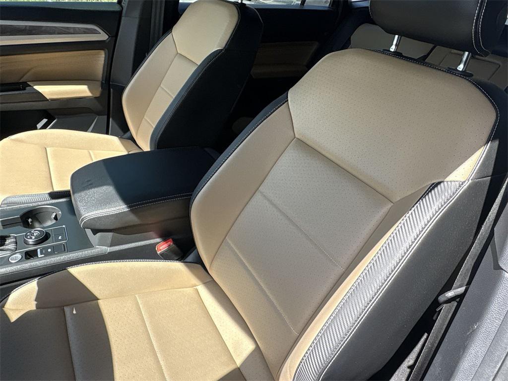 used 2021 Volkswagen Atlas Cross Sport car, priced at $20,249