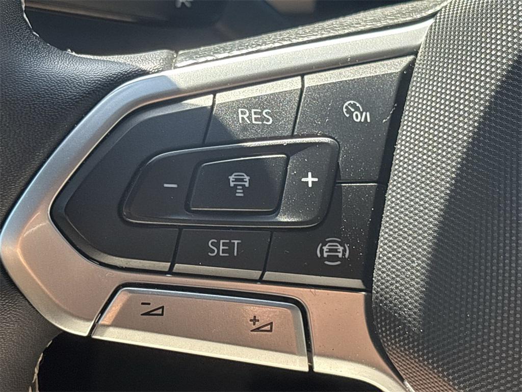used 2021 Volkswagen Atlas Cross Sport car, priced at $20,249
