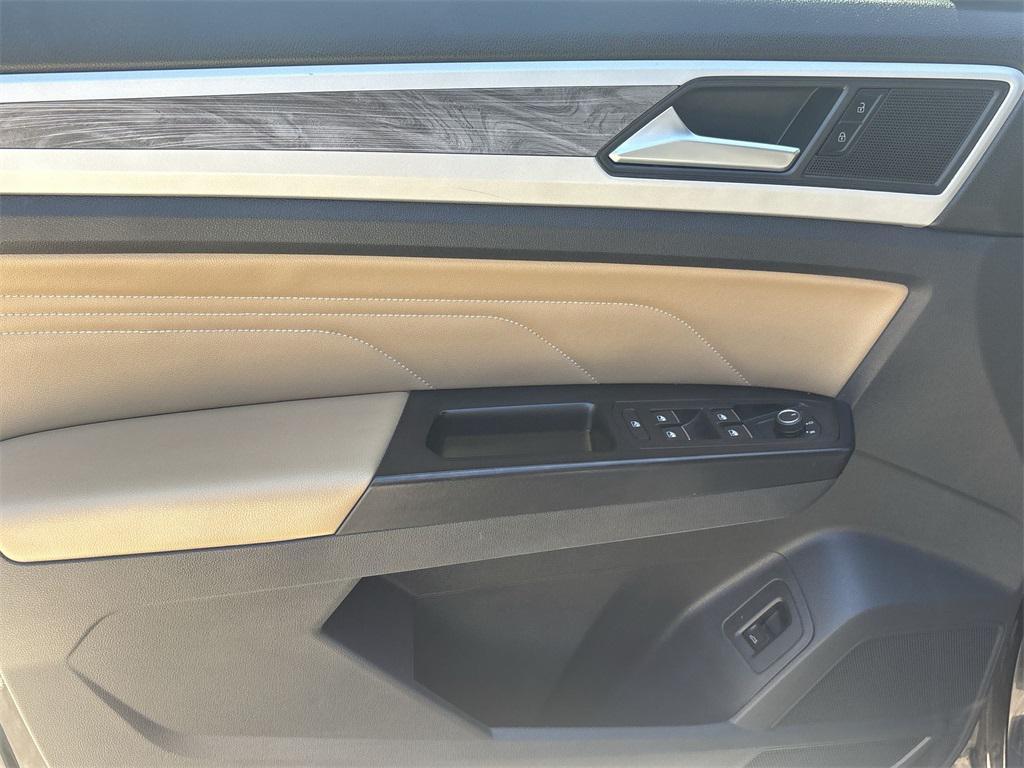 used 2021 Volkswagen Atlas Cross Sport car, priced at $20,249