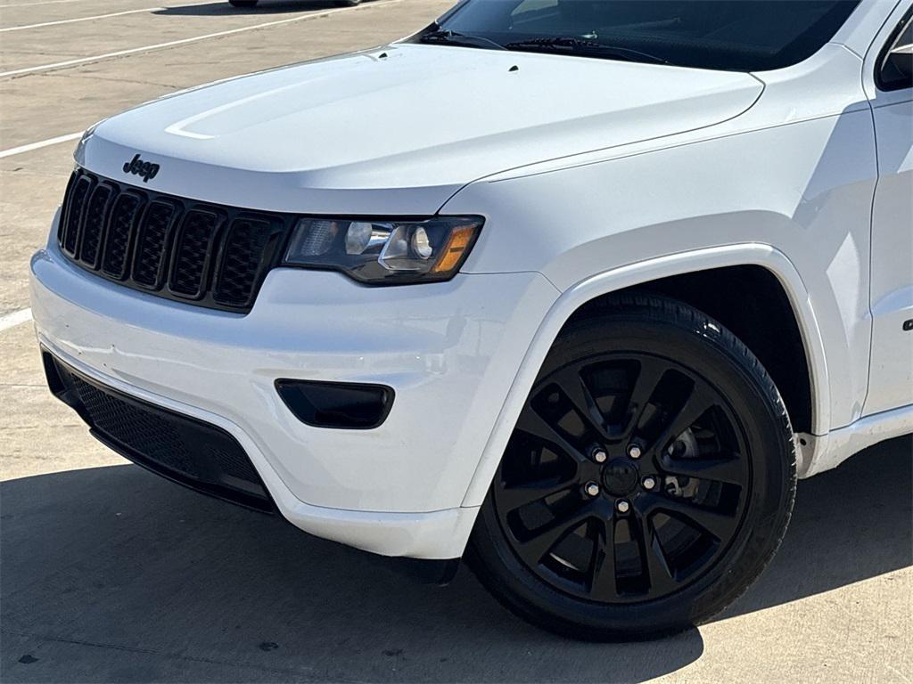 used 2017 Jeep Grand Cherokee car, priced at $15,740