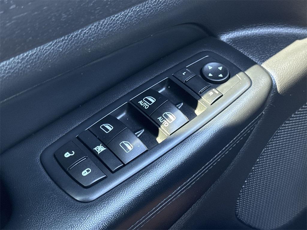 used 2017 Jeep Grand Cherokee car, priced at $15,740