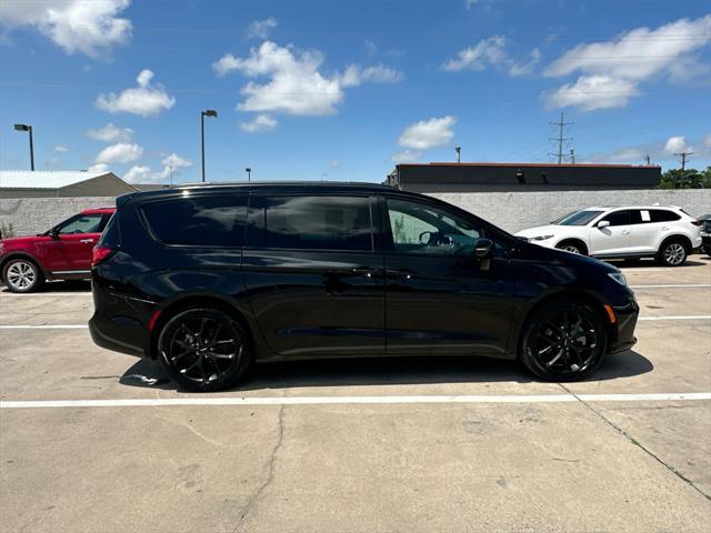 used 2024 Chrysler Pacifica car, priced at $39,994