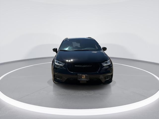 used 2024 Chrysler Pacifica car, priced at $39,994
