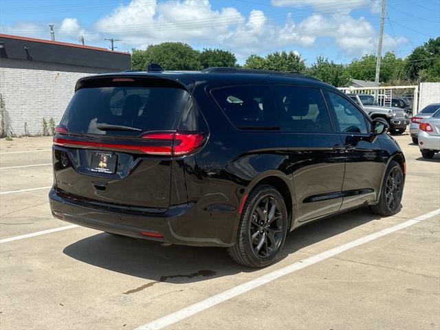 used 2024 Chrysler Pacifica car, priced at $39,994